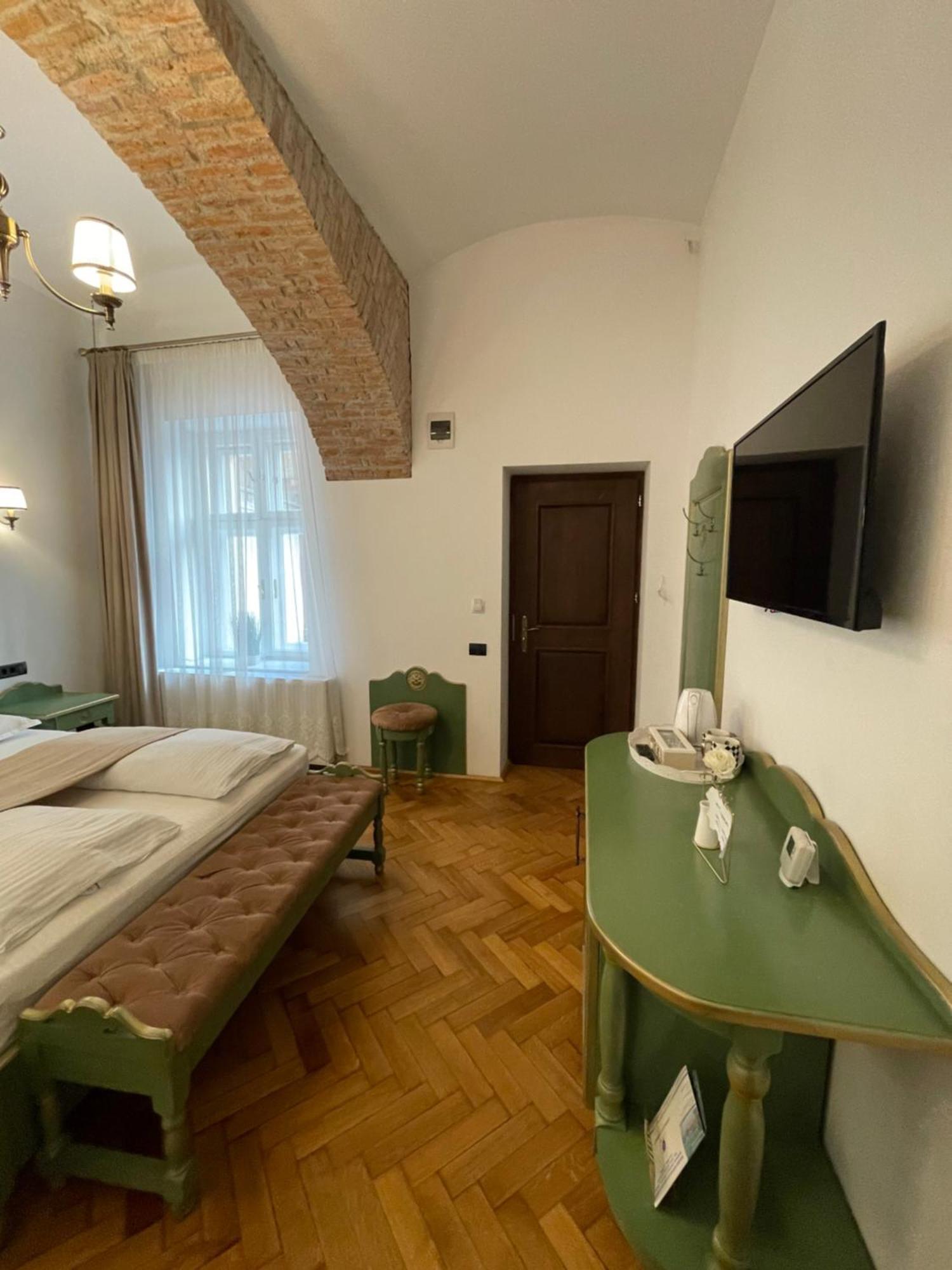 Appartamento Casa Lais Braşov Esterno foto