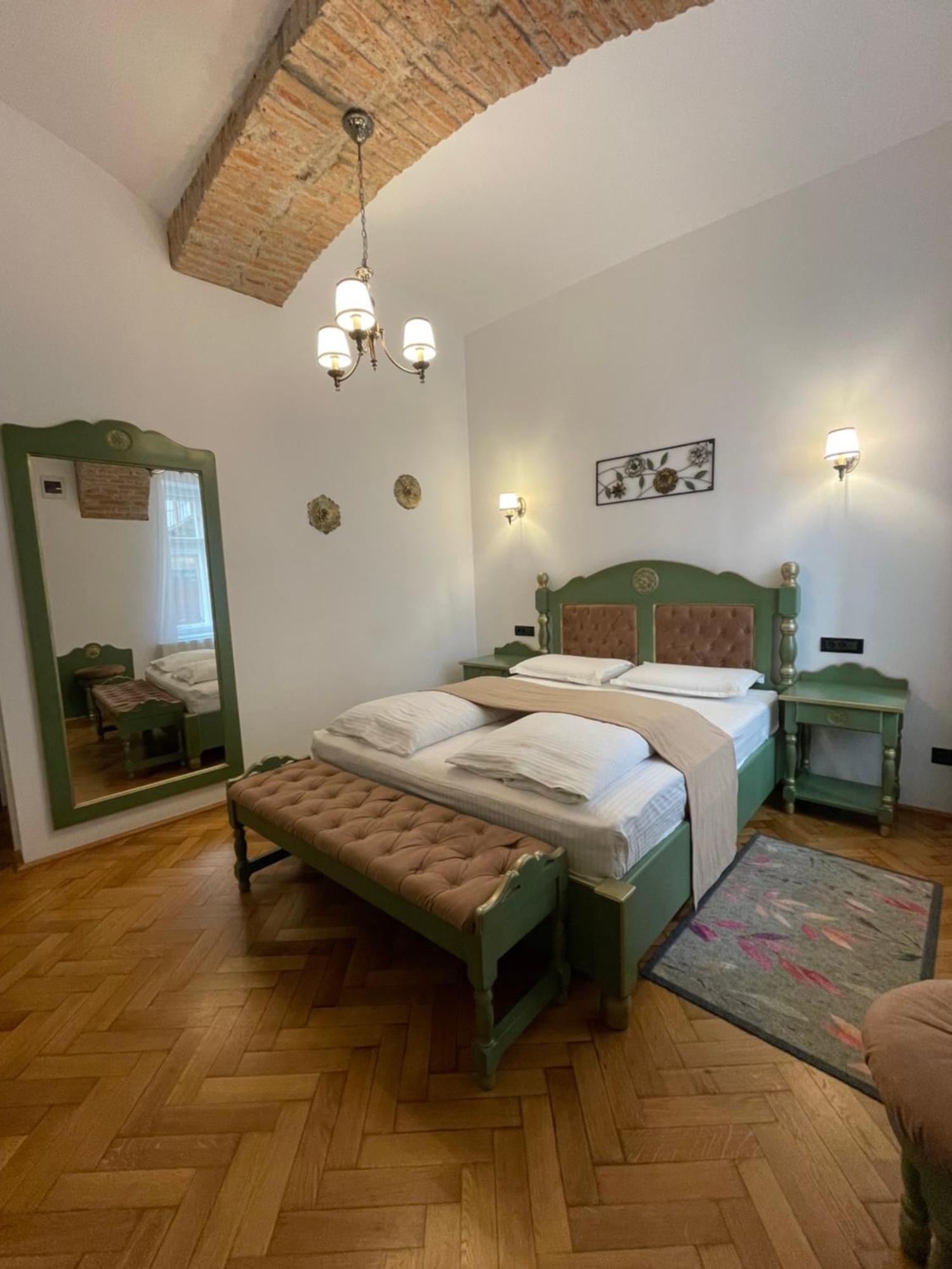 Appartamento Casa Lais Braşov Esterno foto
