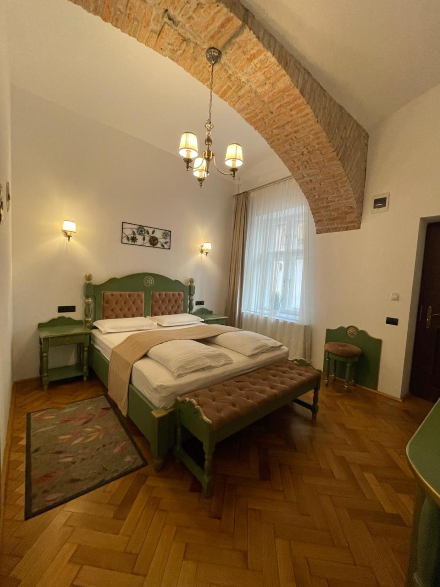 Appartamento Casa Lais Braşov Esterno foto
