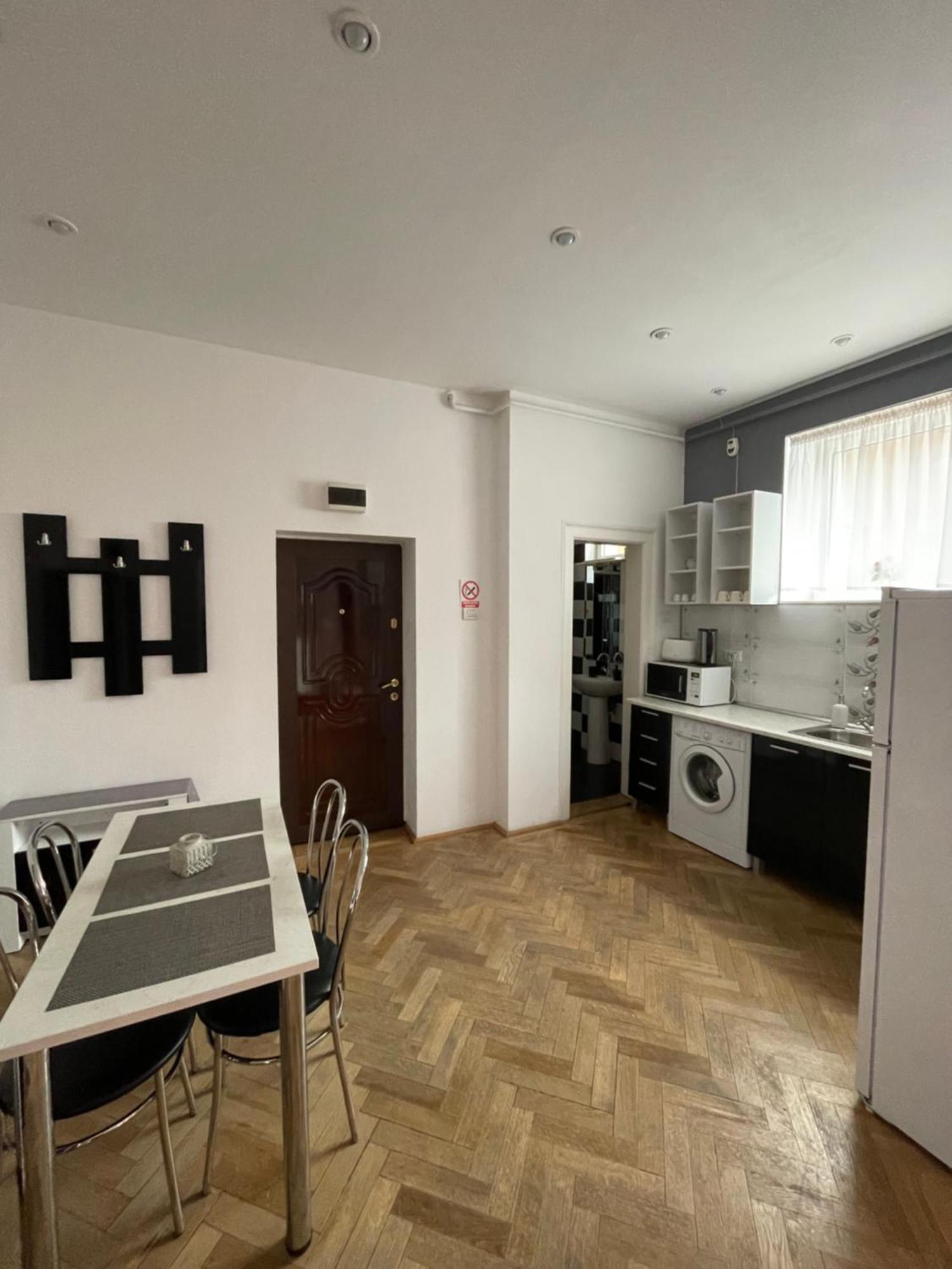 Appartamento Casa Lais Braşov Esterno foto