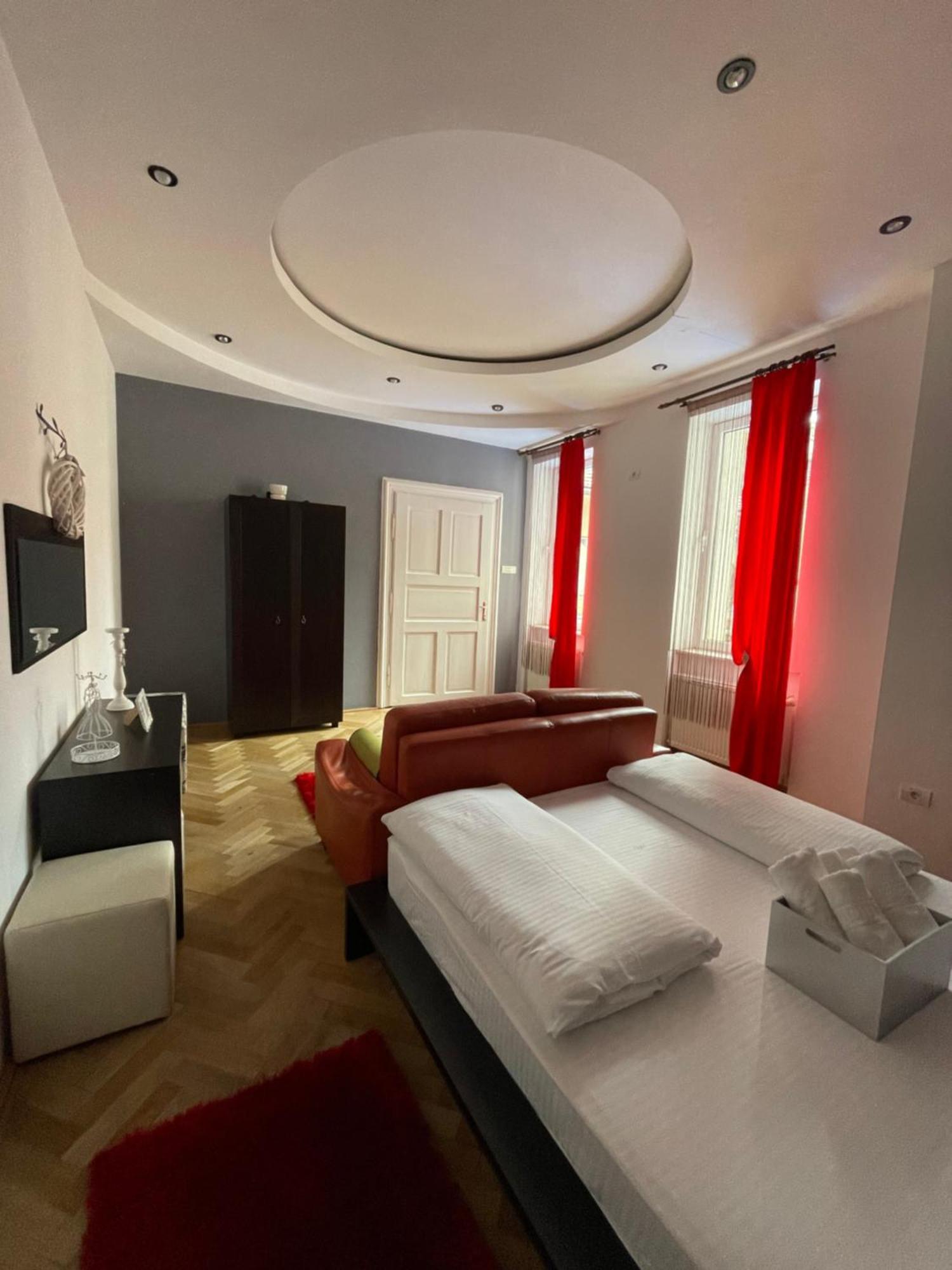 Appartamento Casa Lais Braşov Esterno foto
