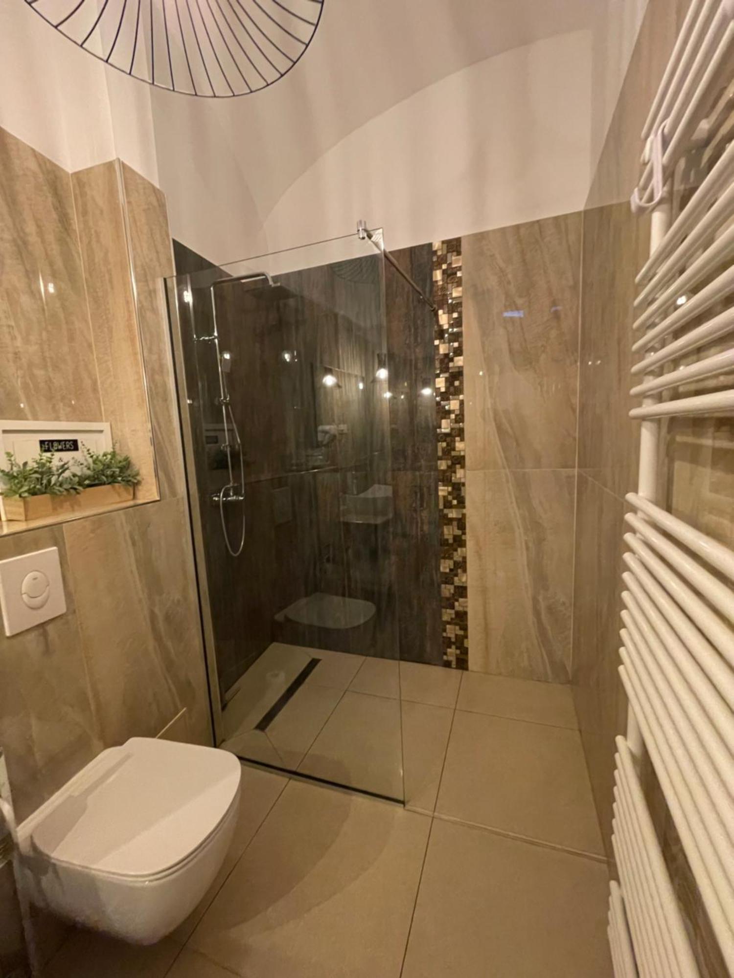 Appartamento Casa Lais Braşov Esterno foto
