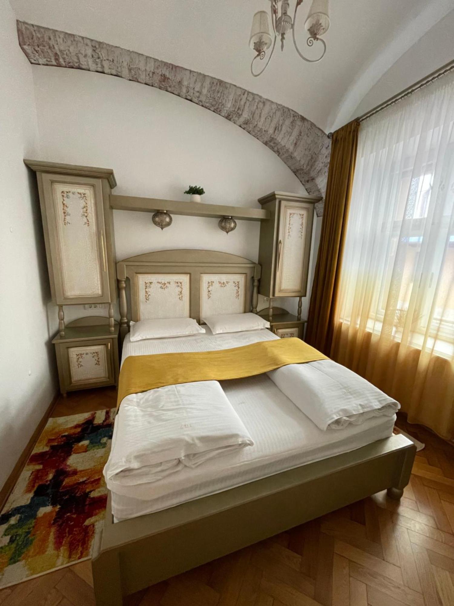 Appartamento Casa Lais Braşov Esterno foto