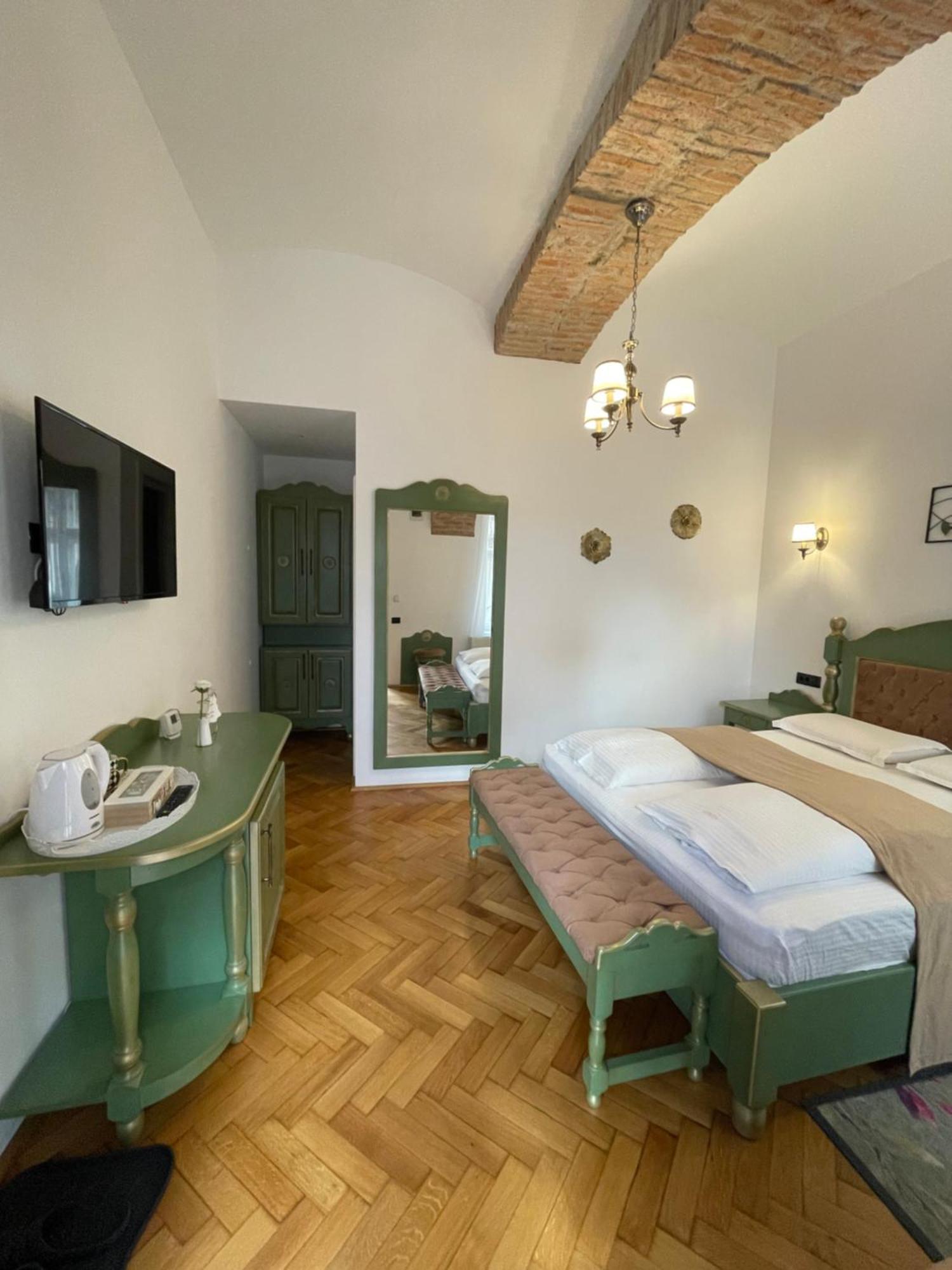 Appartamento Casa Lais Braşov Esterno foto