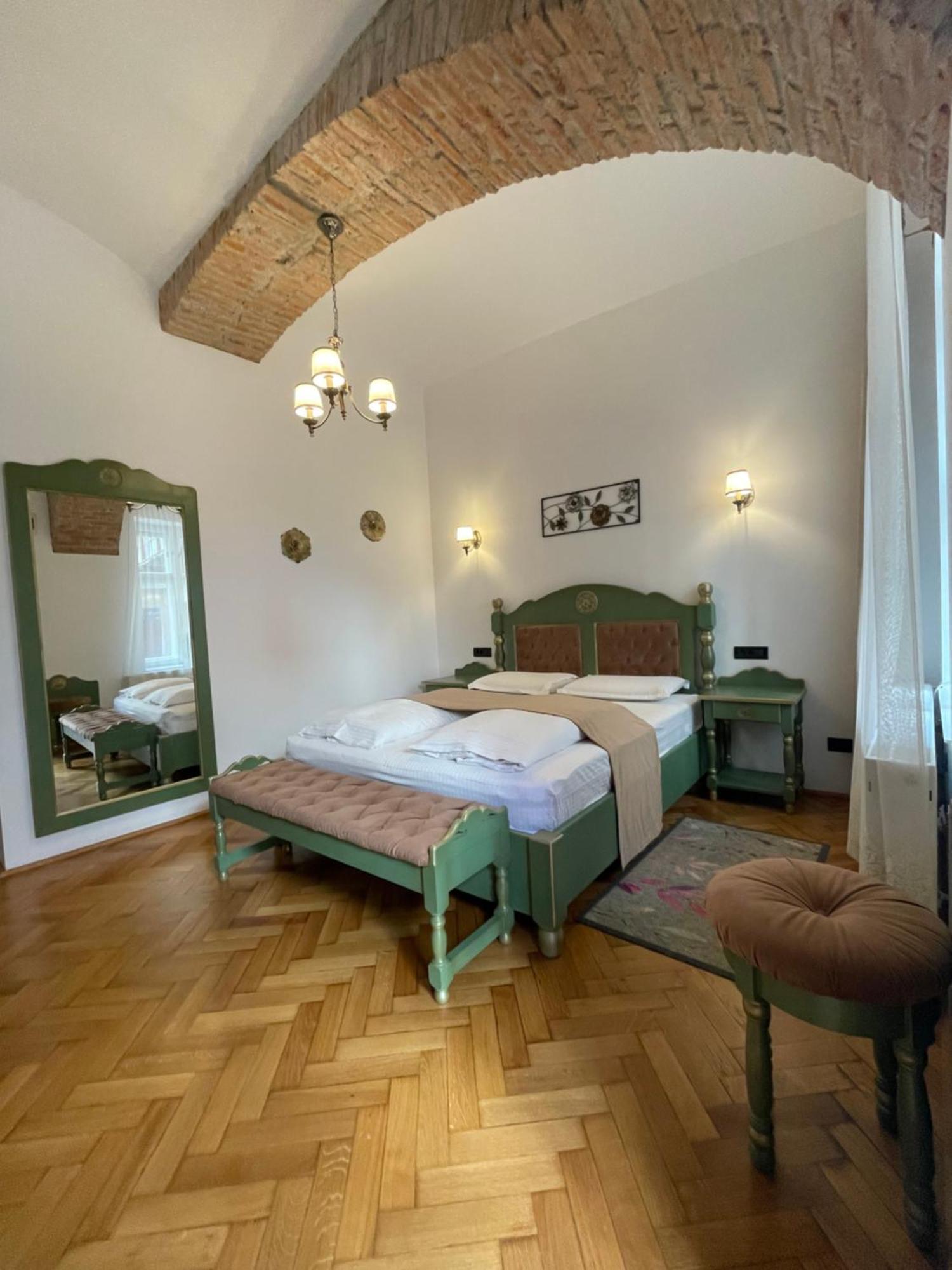 Appartamento Casa Lais Braşov Esterno foto