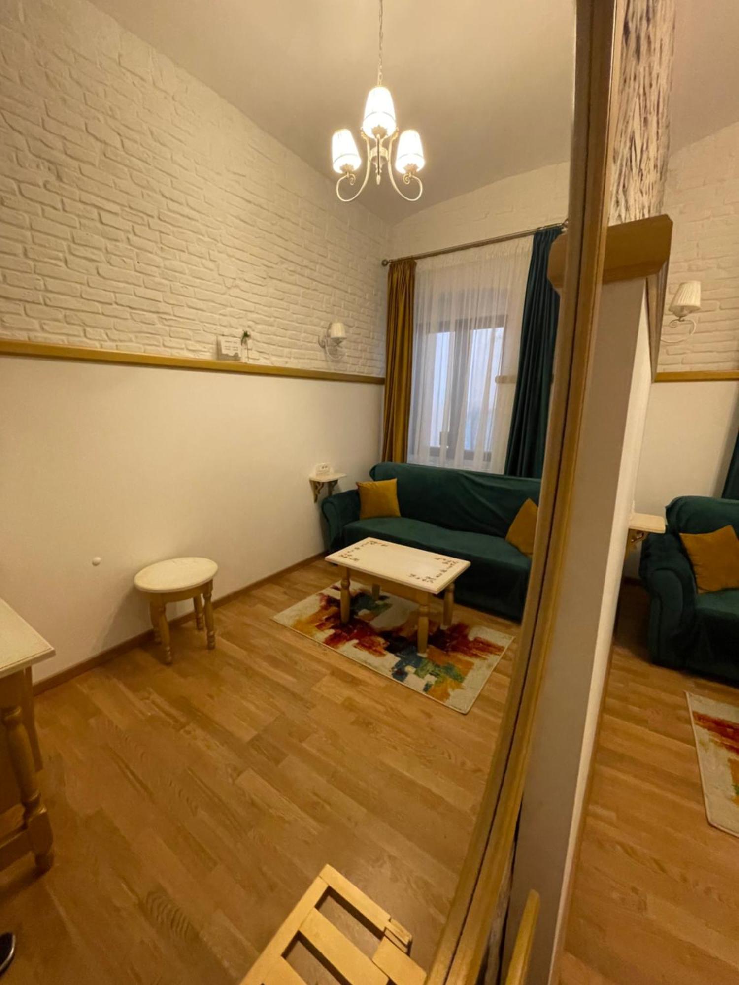 Appartamento Casa Lais Braşov Esterno foto